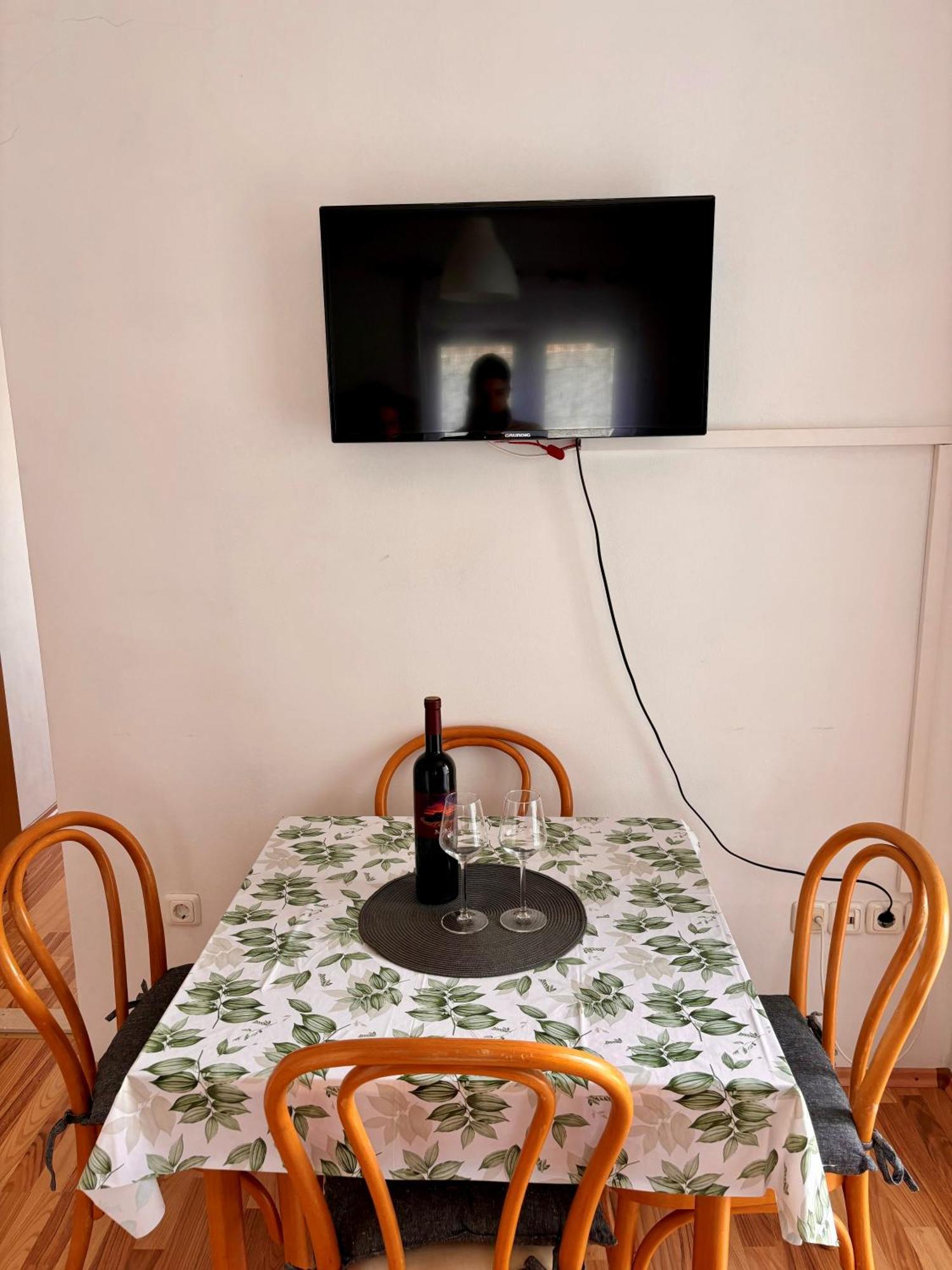 Apartmani Knezevic ポセダリェ エクステリア 写真